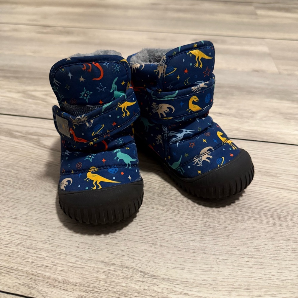 Jan & Jul Dinosaur Adventure Kids Snow Boots - toddler size 7